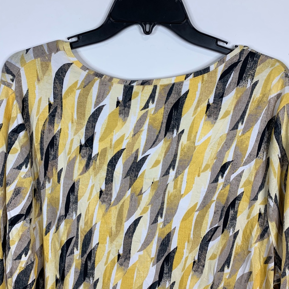 JM Collection • patterned top - Picture 6 of 8